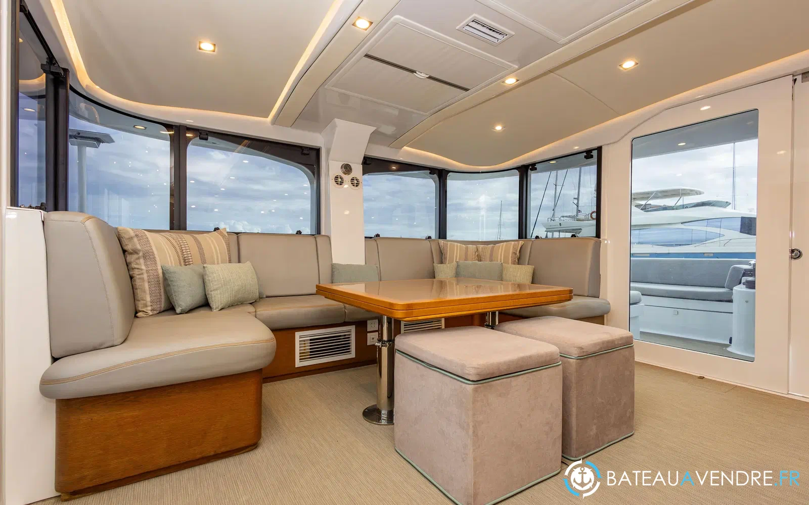 slider 33 Tag Yachting Tag 60