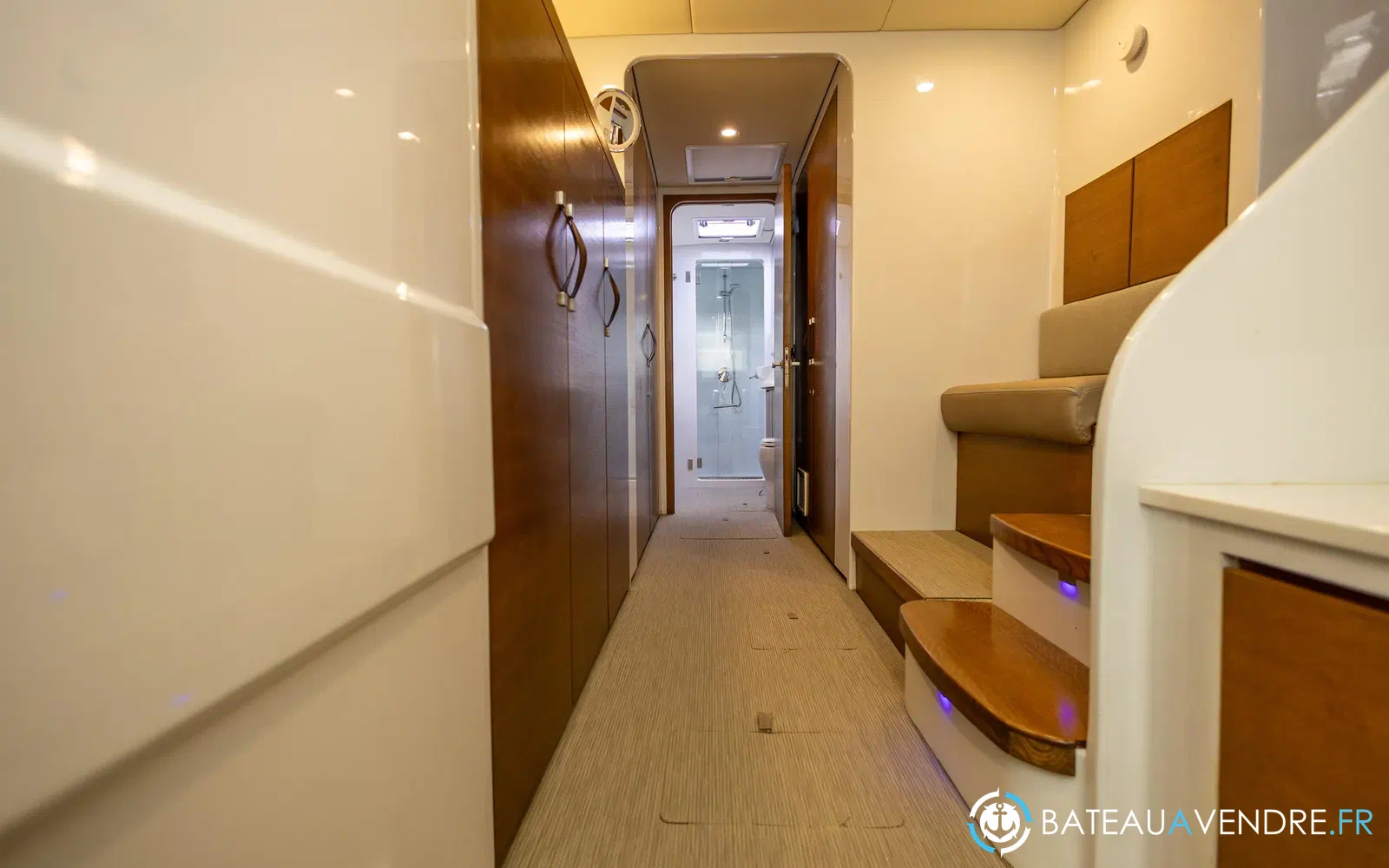 slider 37 Tag Yachting Tag 60