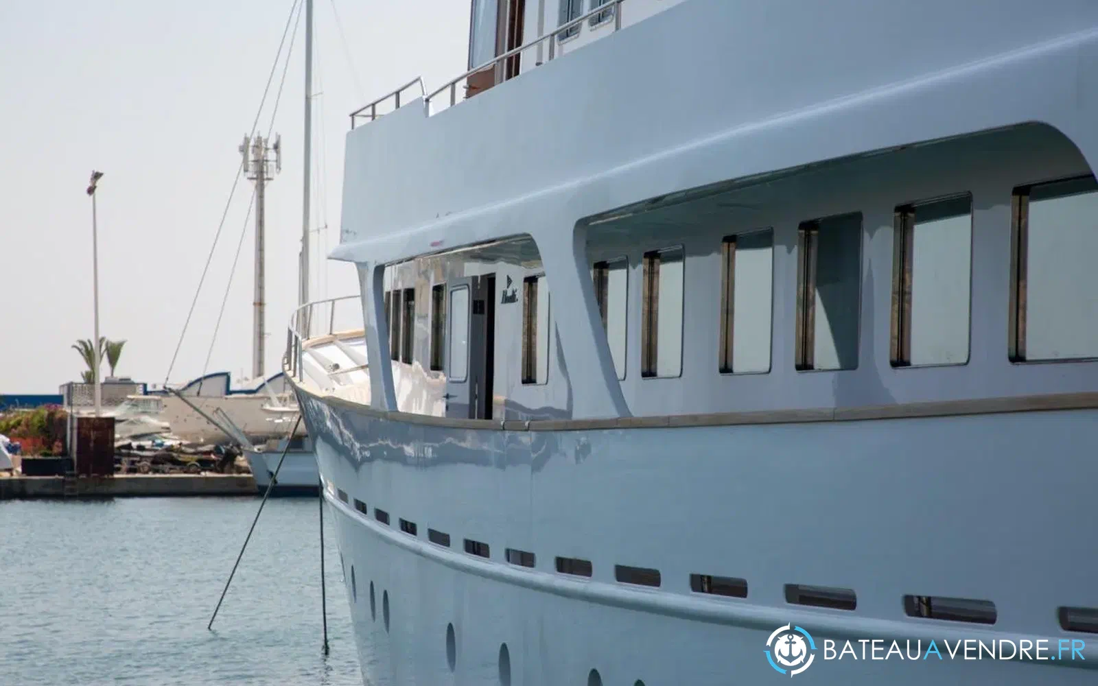 slider 1 Benetti 33