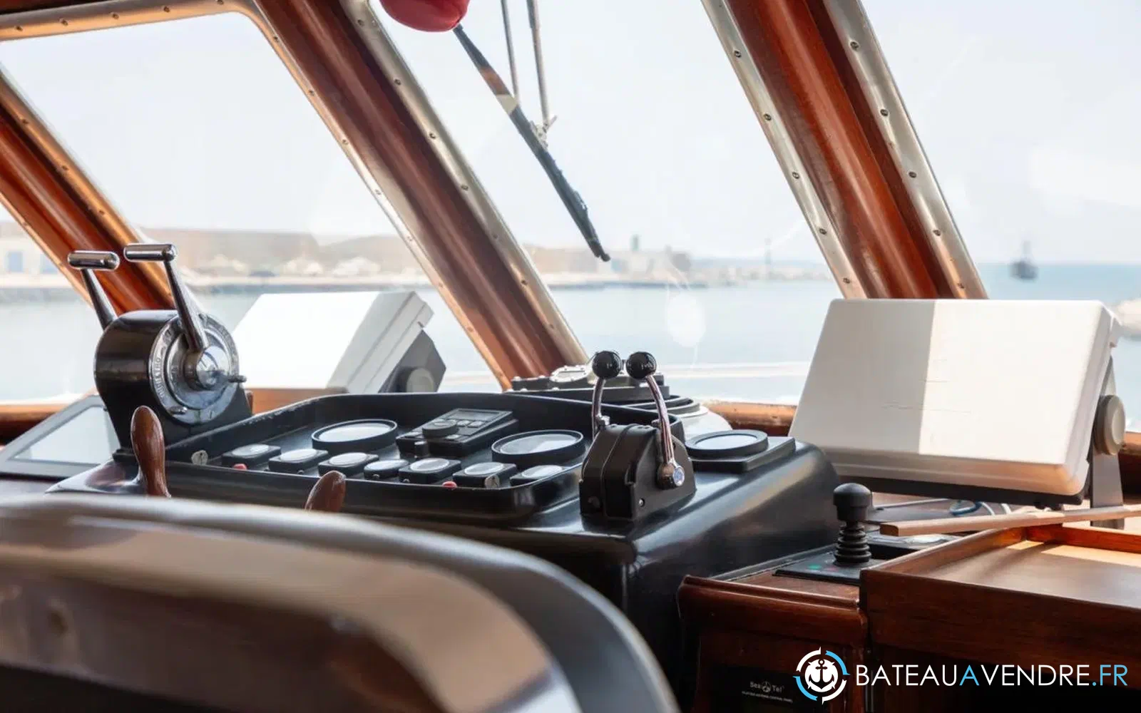 slider 54 Benetti 33