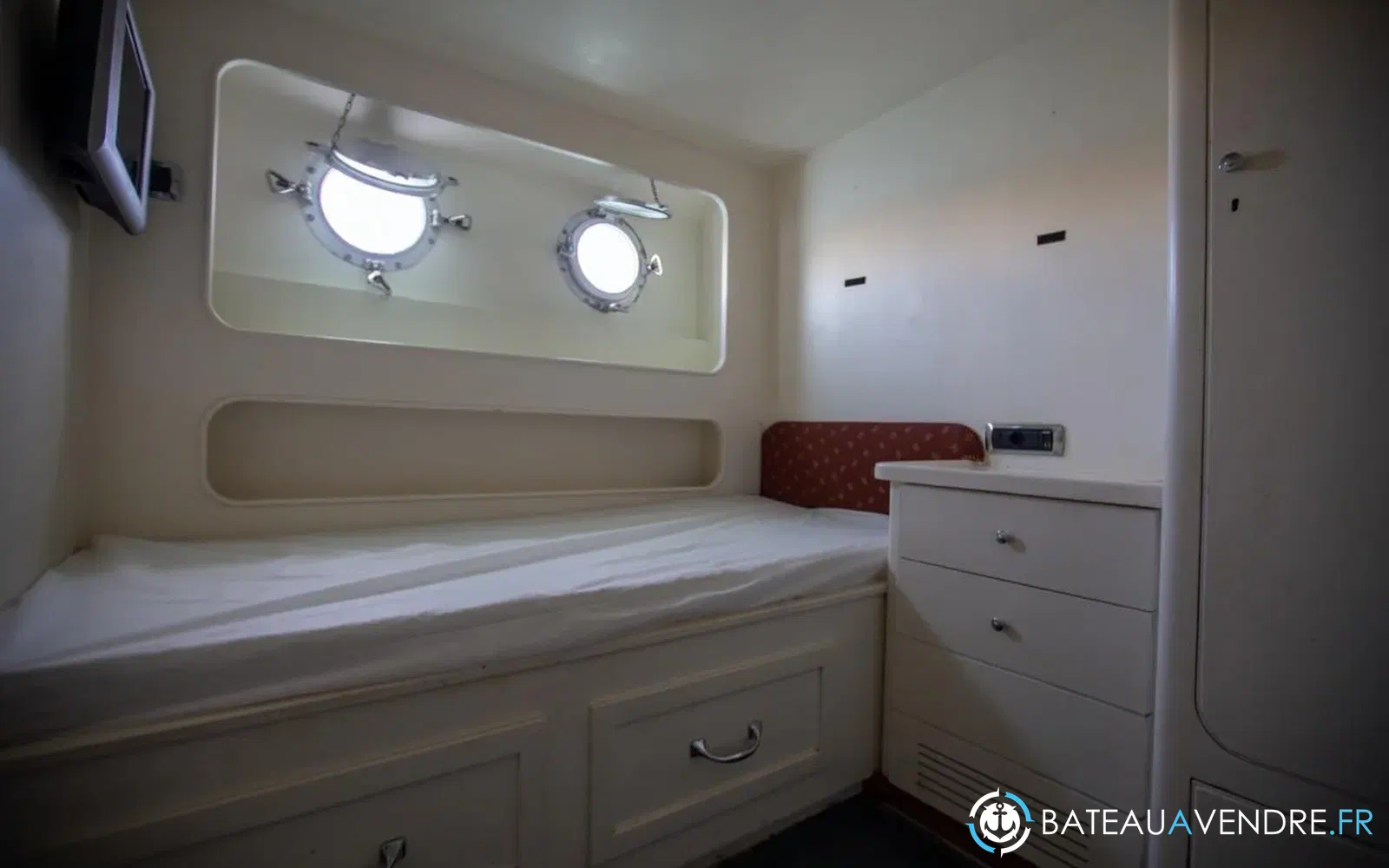 slider 88 Benetti 33