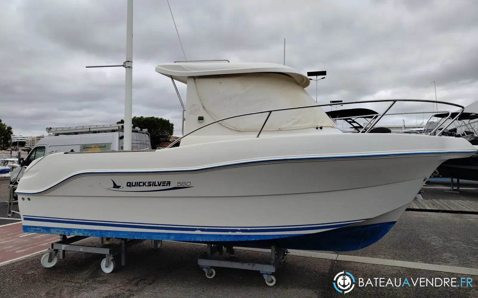 slider 6 Quicksilver Pilothouse 580