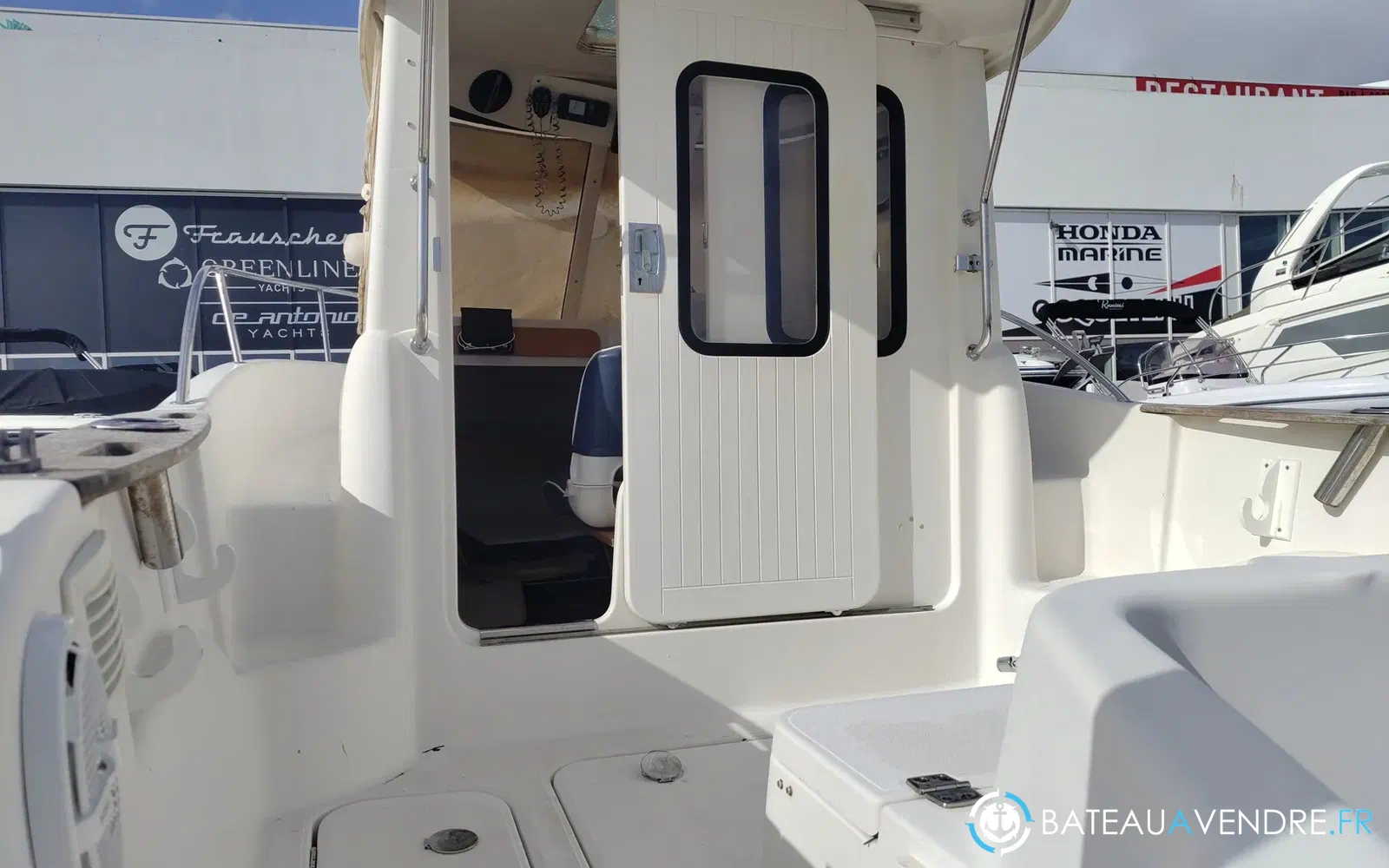 slider 13 Quicksilver Pilothouse 580