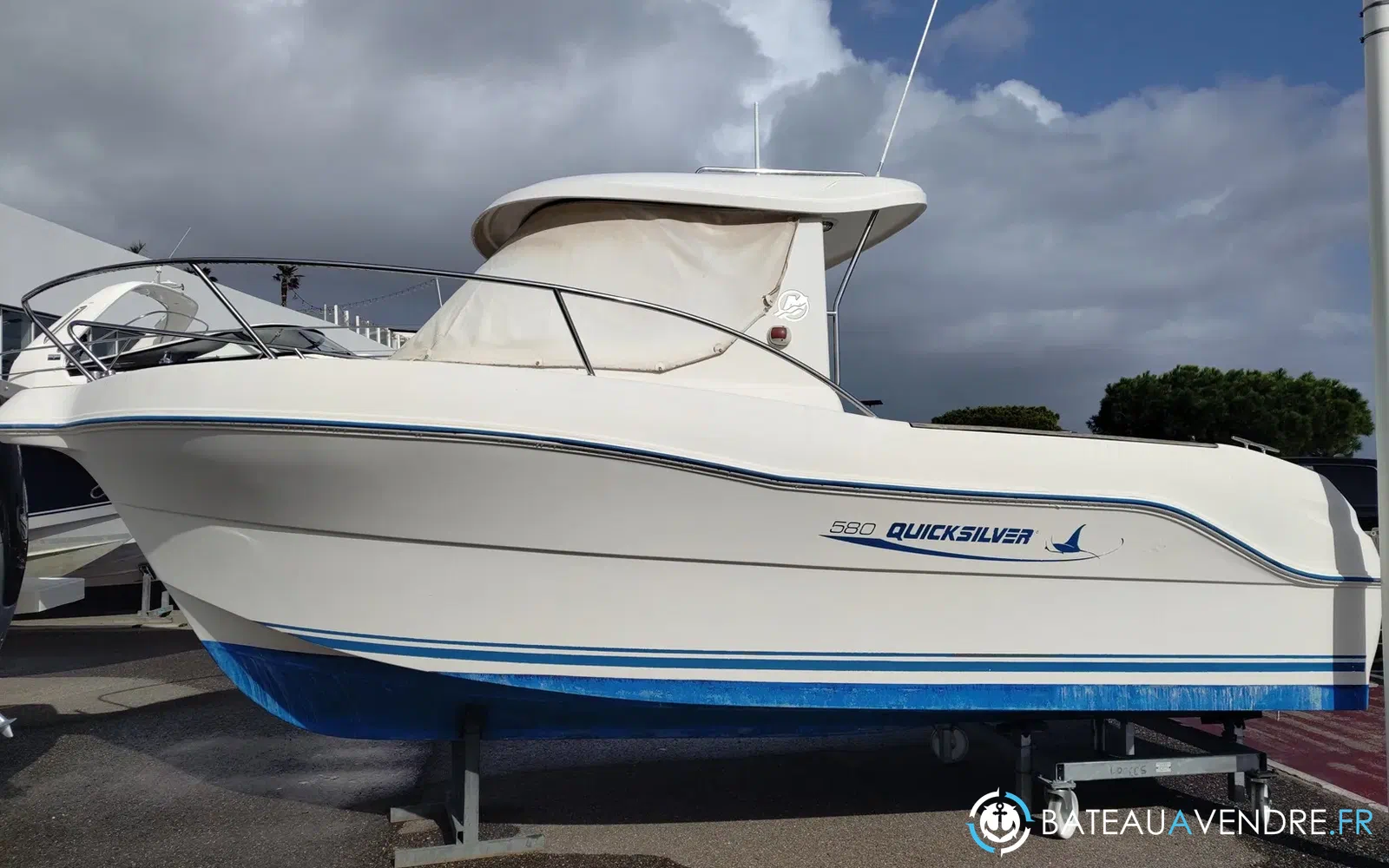 slider 0 Quicksilver Pilothouse 580