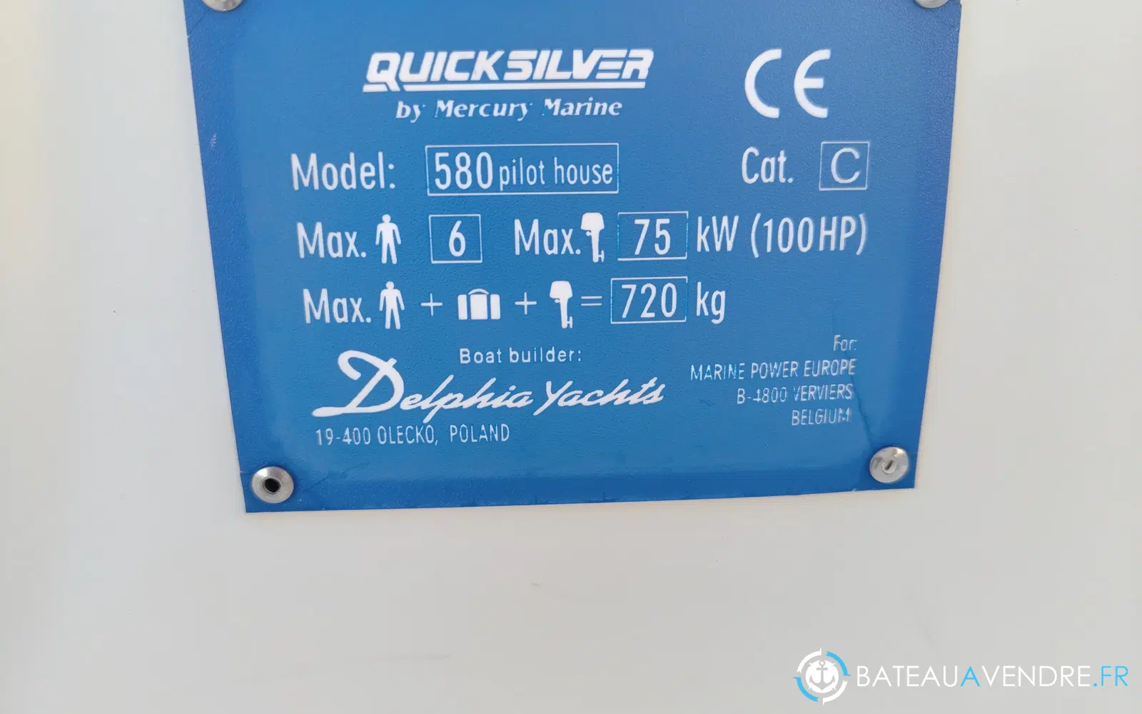 slider 12 Quicksilver Pilothouse 580