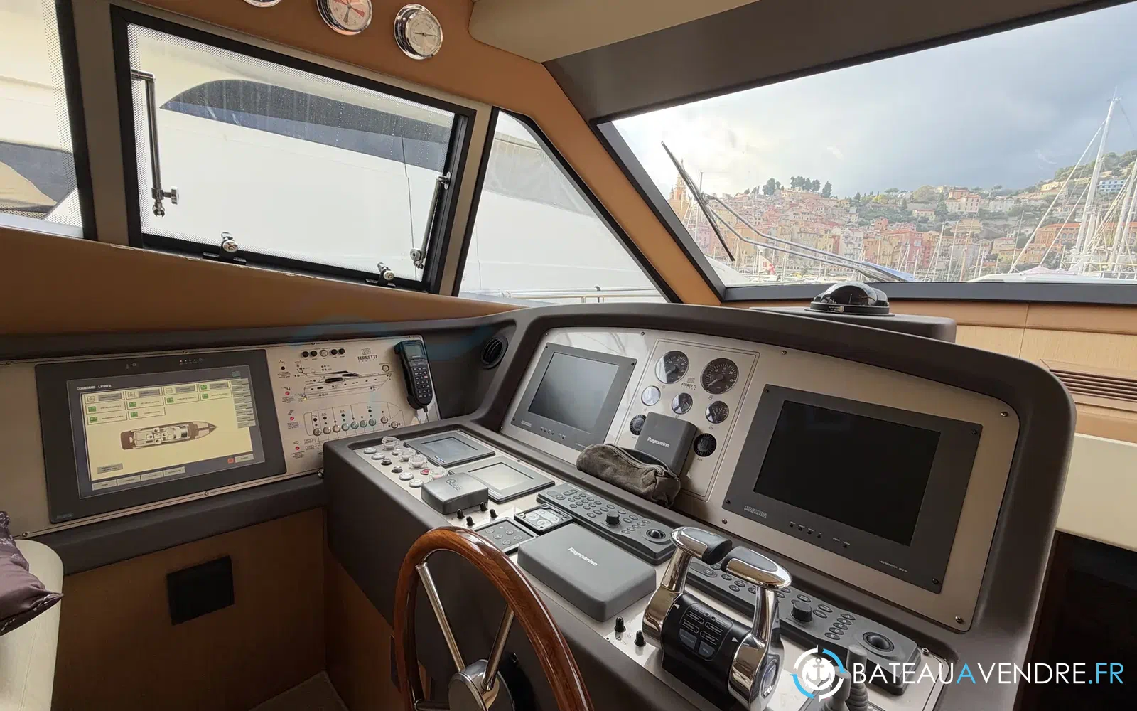 slider 8 Ferretti Altura 690