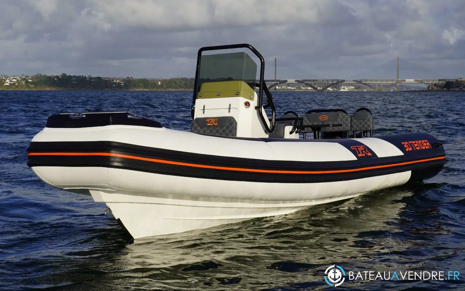 slider 7 3D Tender TR6 70cv