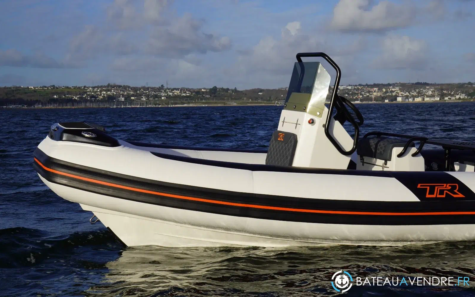 slider 8 3D Tender TR6 70cv