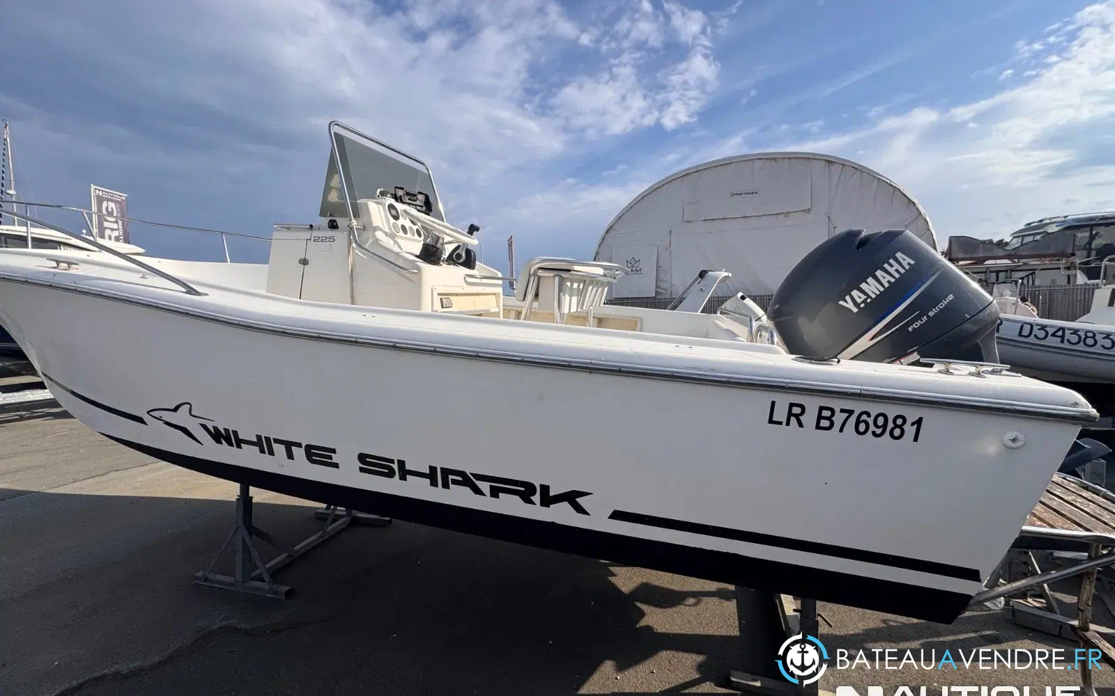 slider 0 White Shark 225