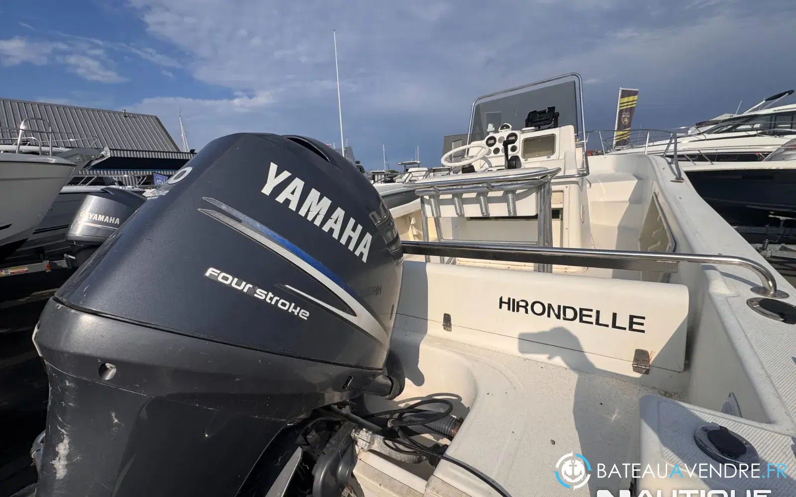 slider 3 White Shark 225