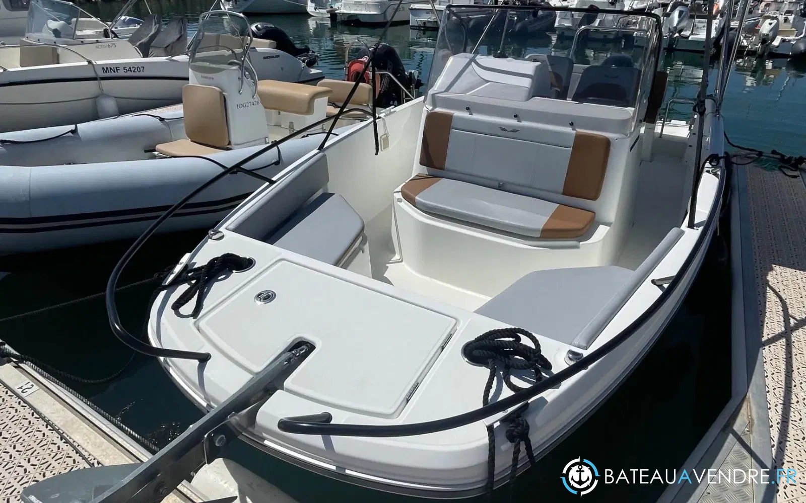 slider 1 Beneteau Flyer 7