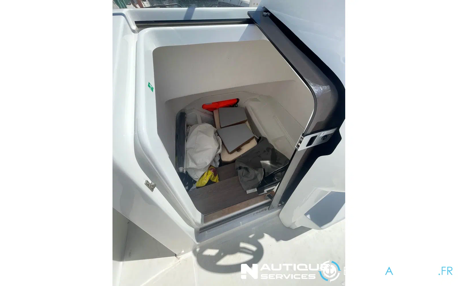 slider 6 Beneteau Flyer 7