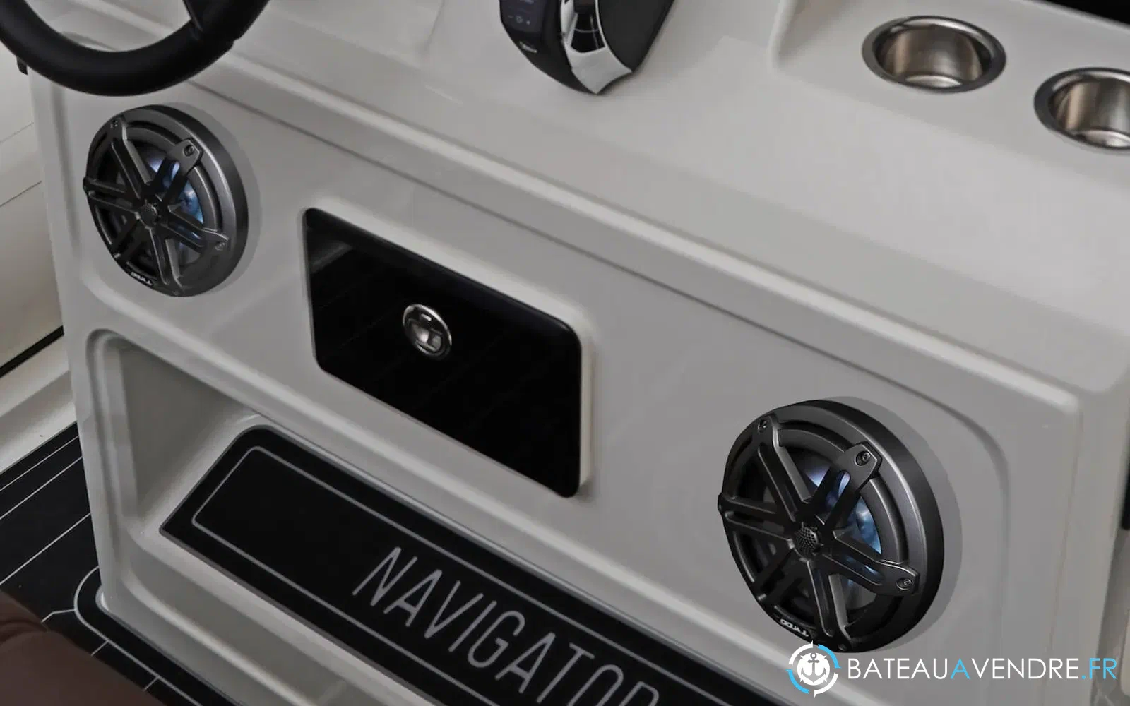 slider 1 Brig Navigator 24