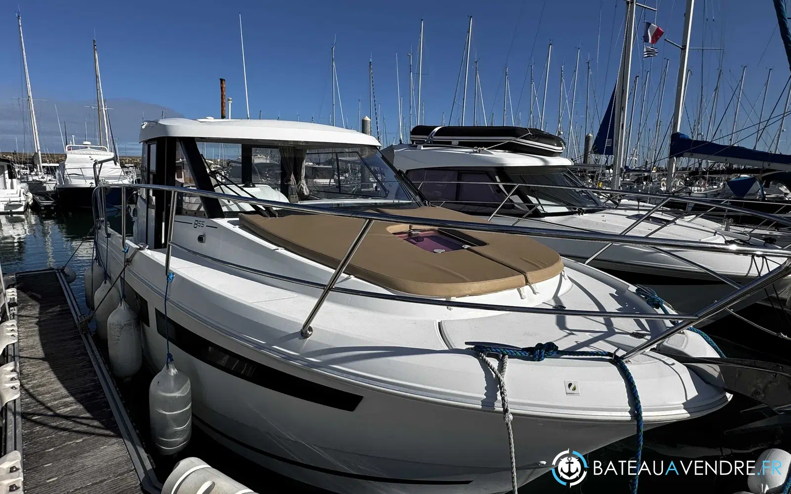slider 1 Jeanneau Merry Fisher 855