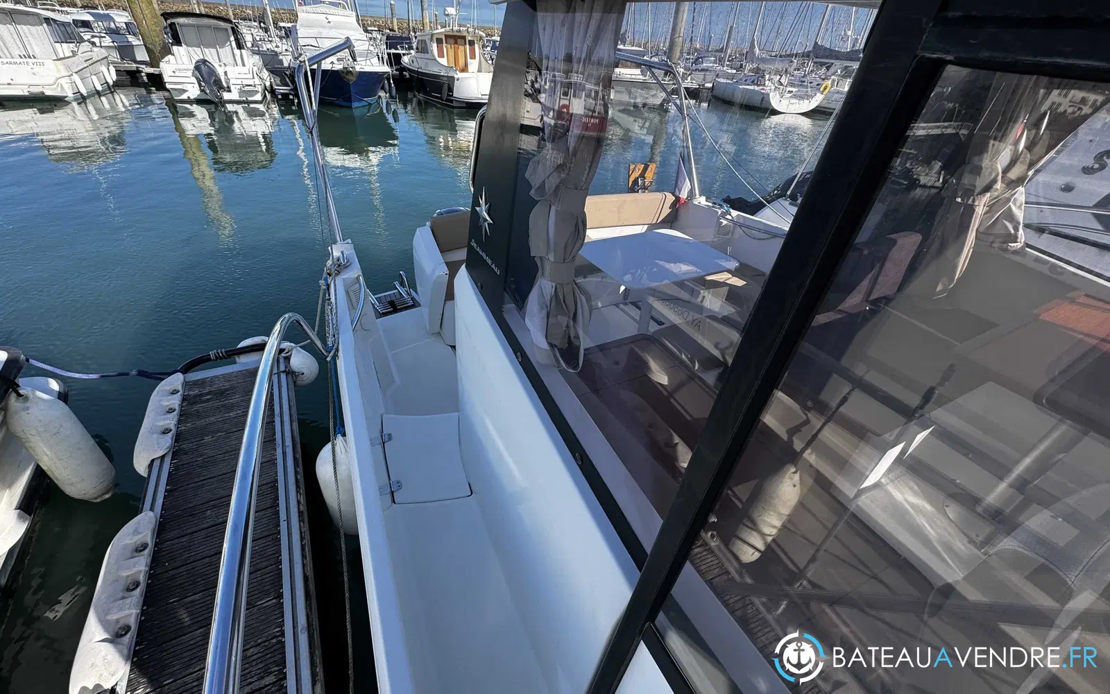 slider 4 Jeanneau Merry Fisher 855