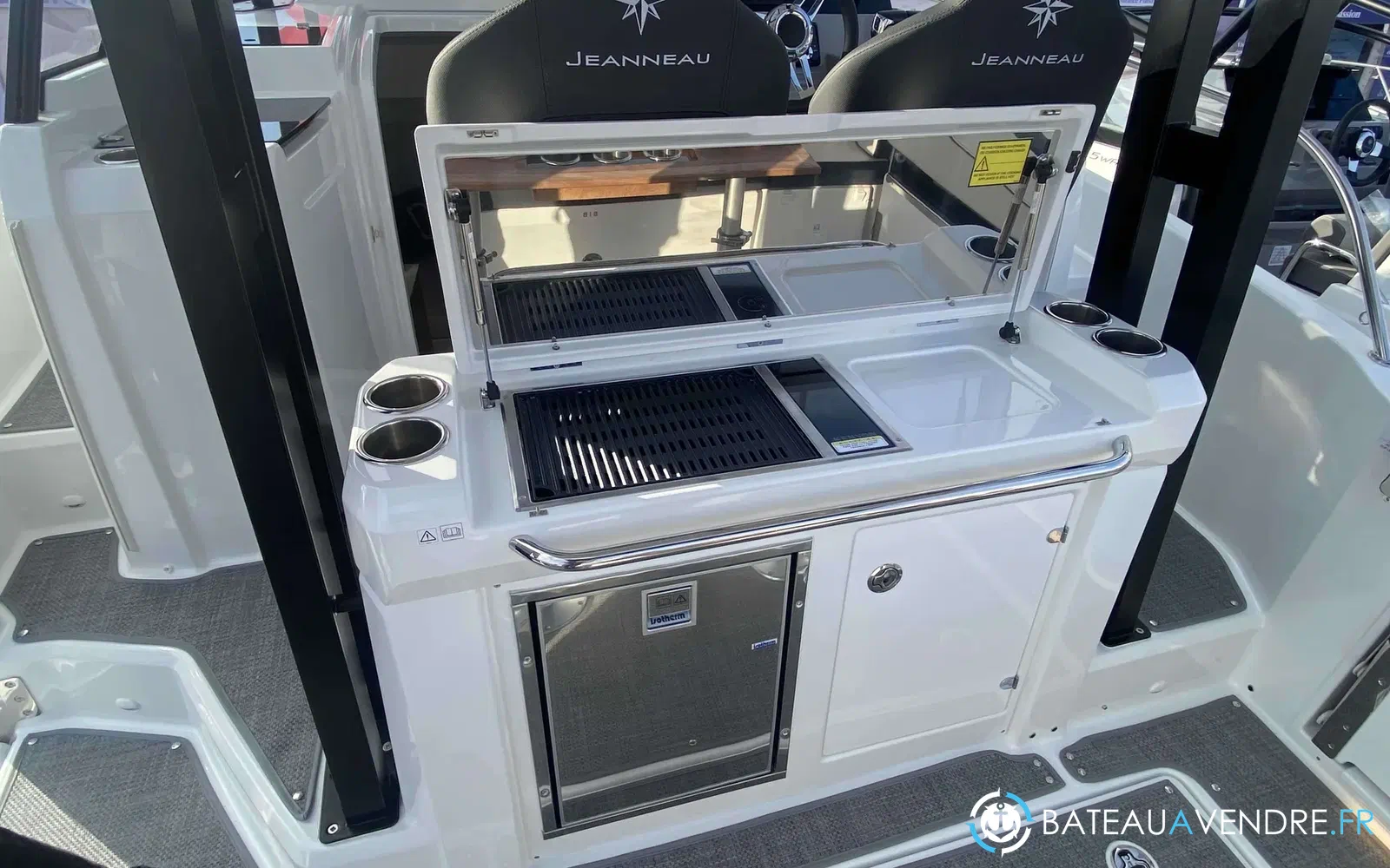 slider 6 Jeanneau Cap Camarat 9.0 WA Serie 2