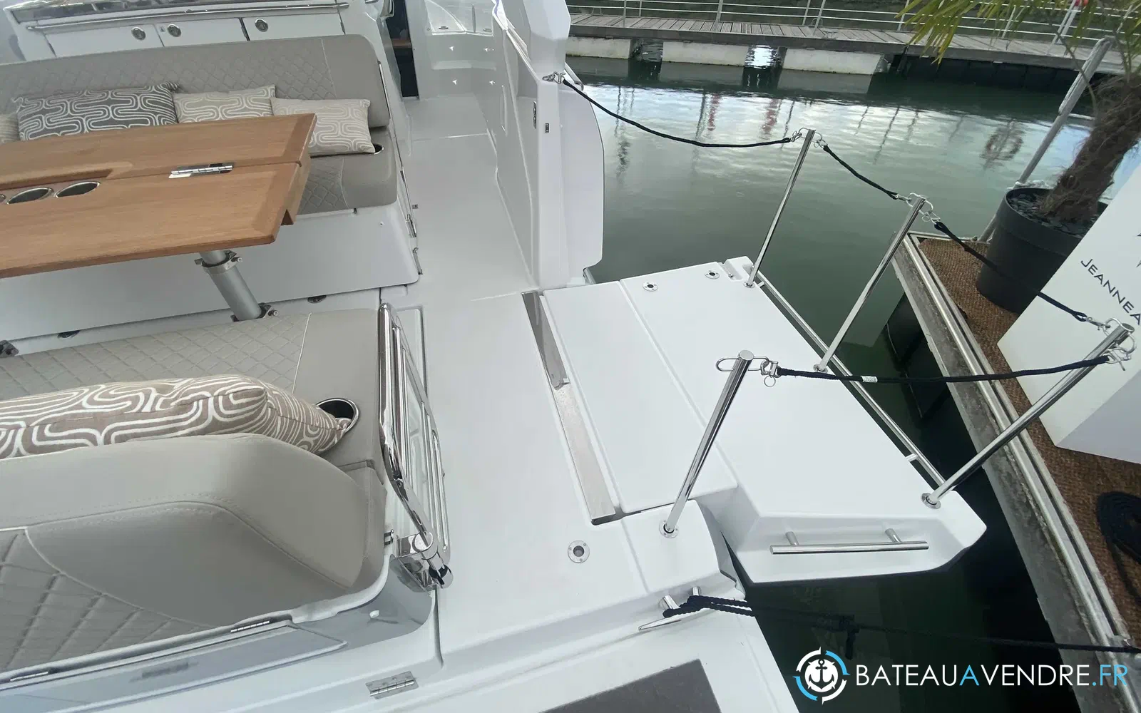 slider 5 Jeanneau DB 37
