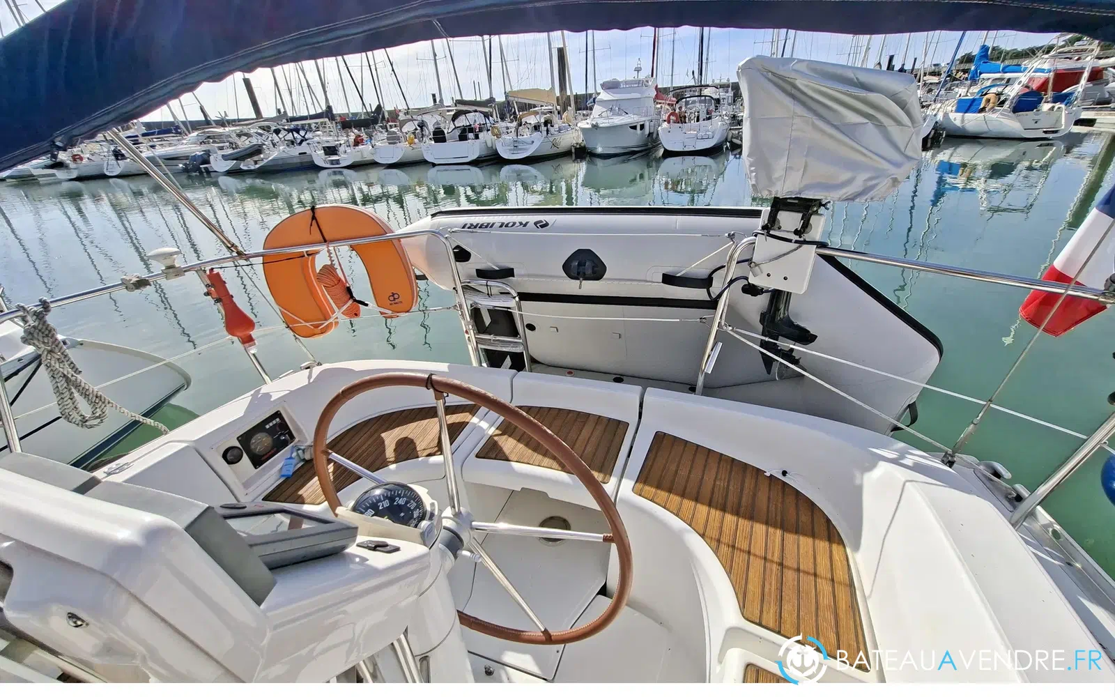 slider 9 Beneteau OCEANIS 323