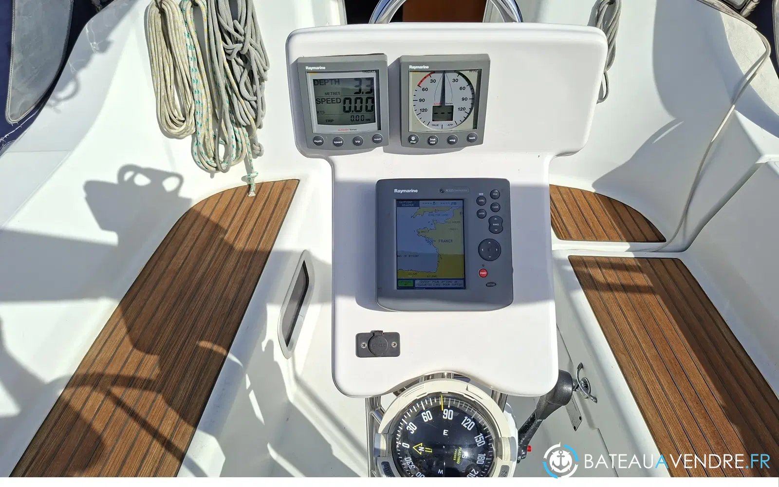 slider 10 Beneteau OCEANIS 323