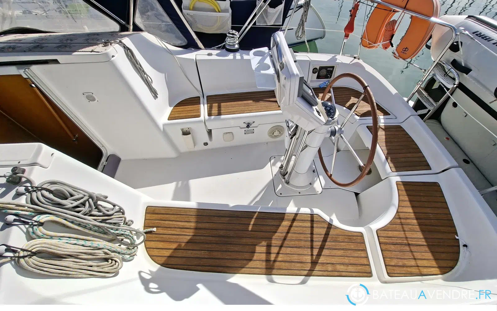 slider 7 Beneteau OCEANIS 323