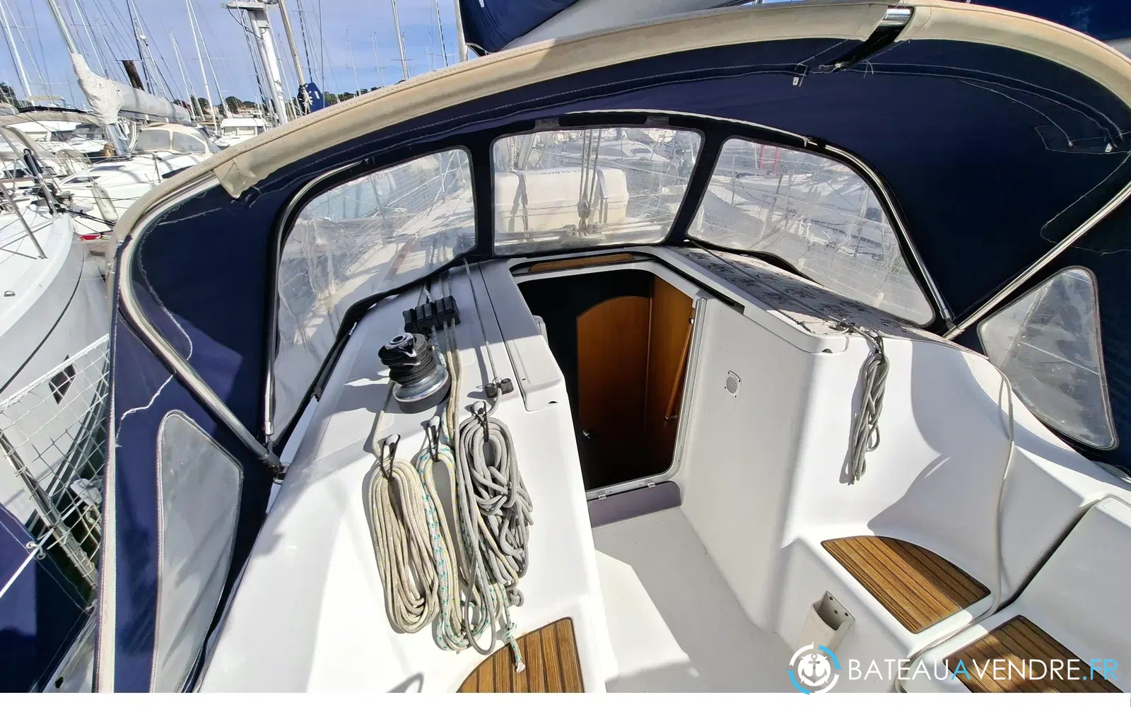 slider 8 Beneteau OCEANIS 323