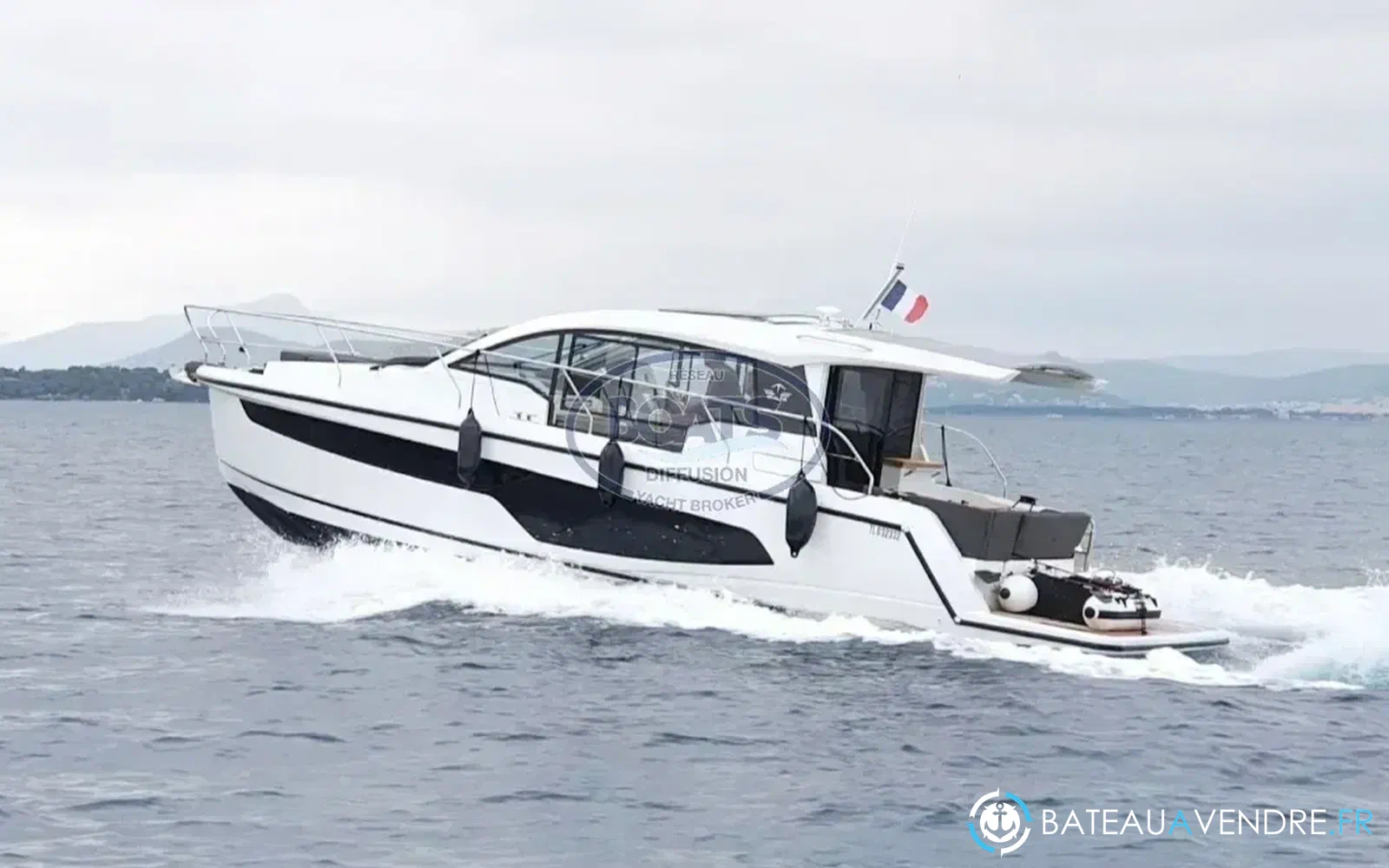 slider 14 Sealine C335