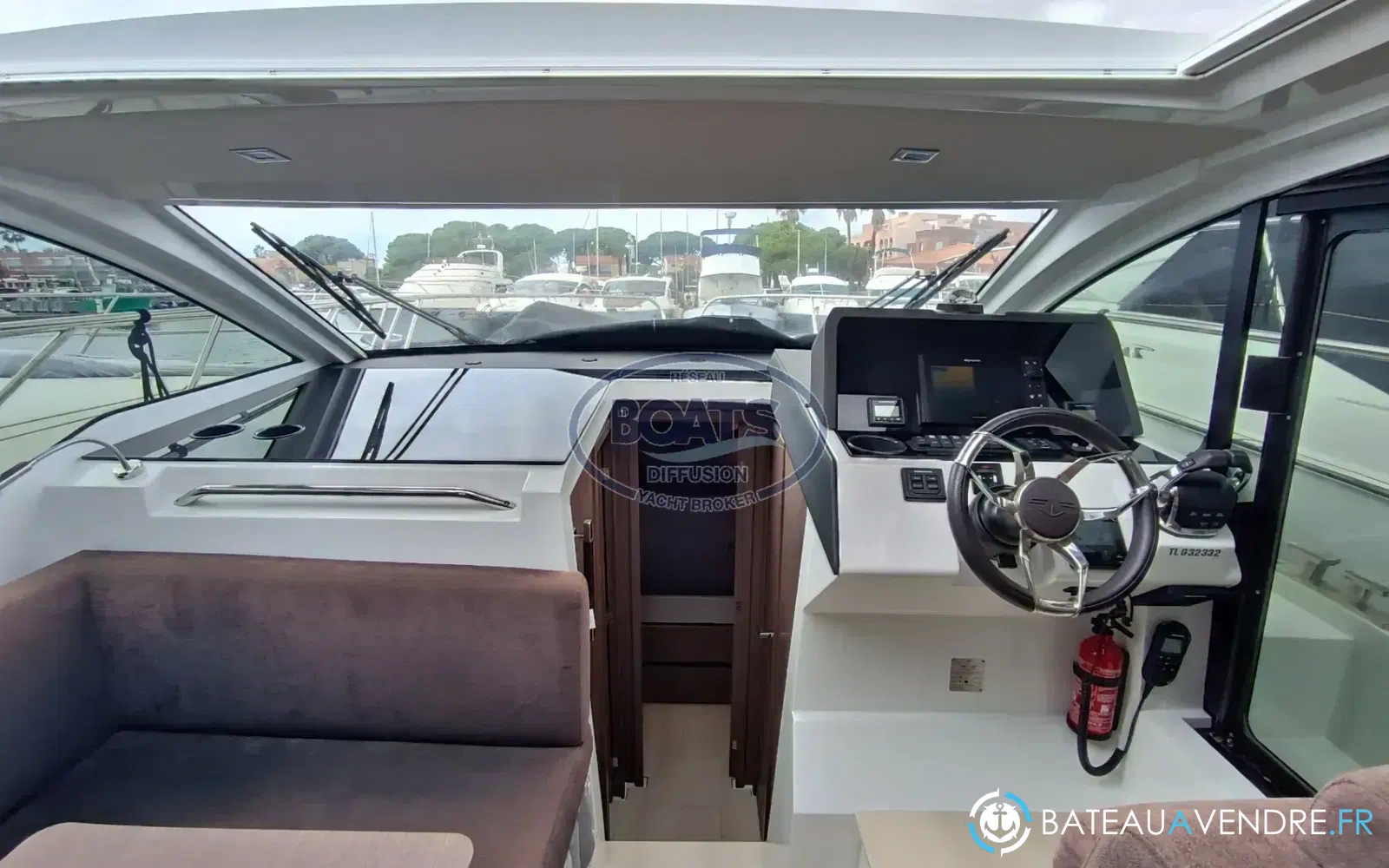 slider 2 Sealine C335