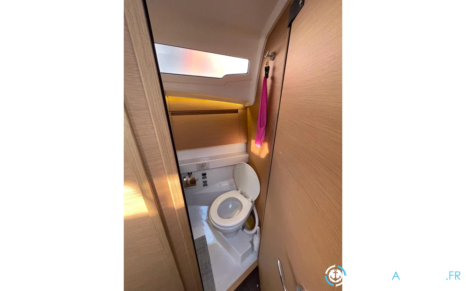 slider 22 Jeanneau Sun Odyssey 410
