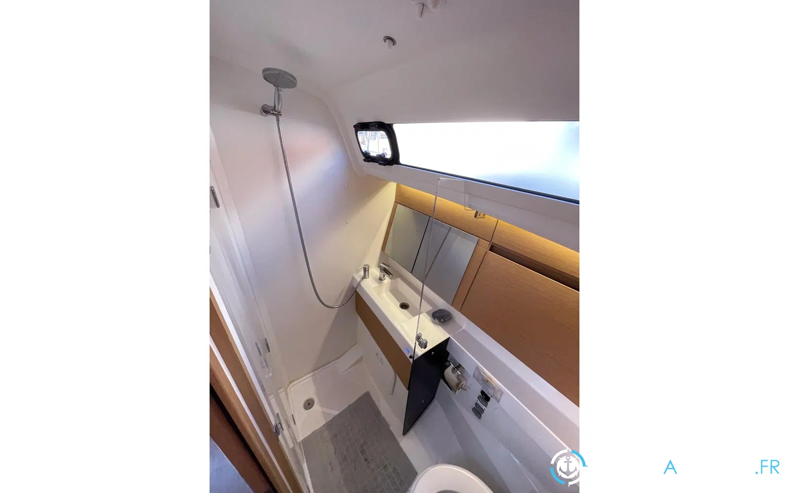 slider 21 Jeanneau Sun Odyssey 410