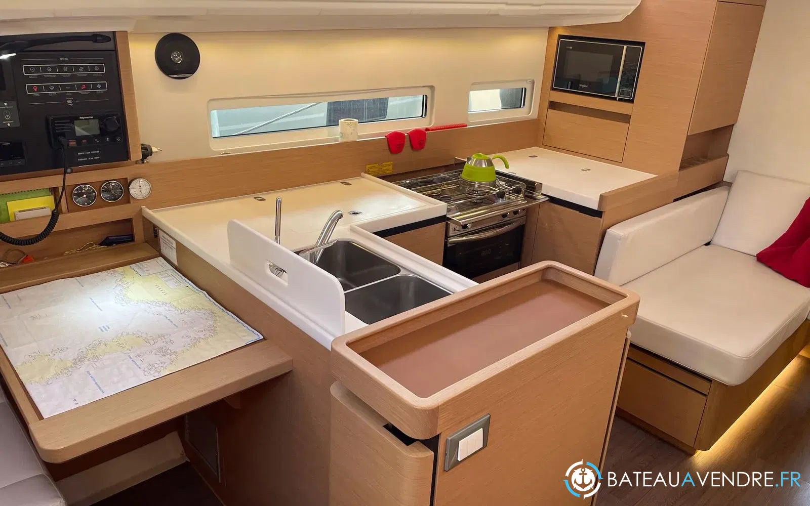 slider 12 Jeanneau Sun Odyssey 410