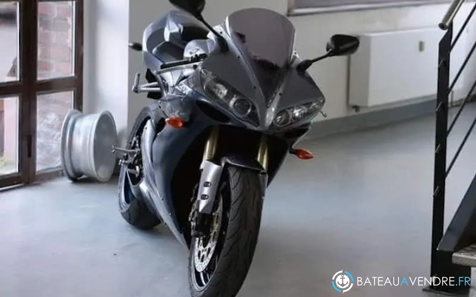 slider 1 Moto YAMAHA R1