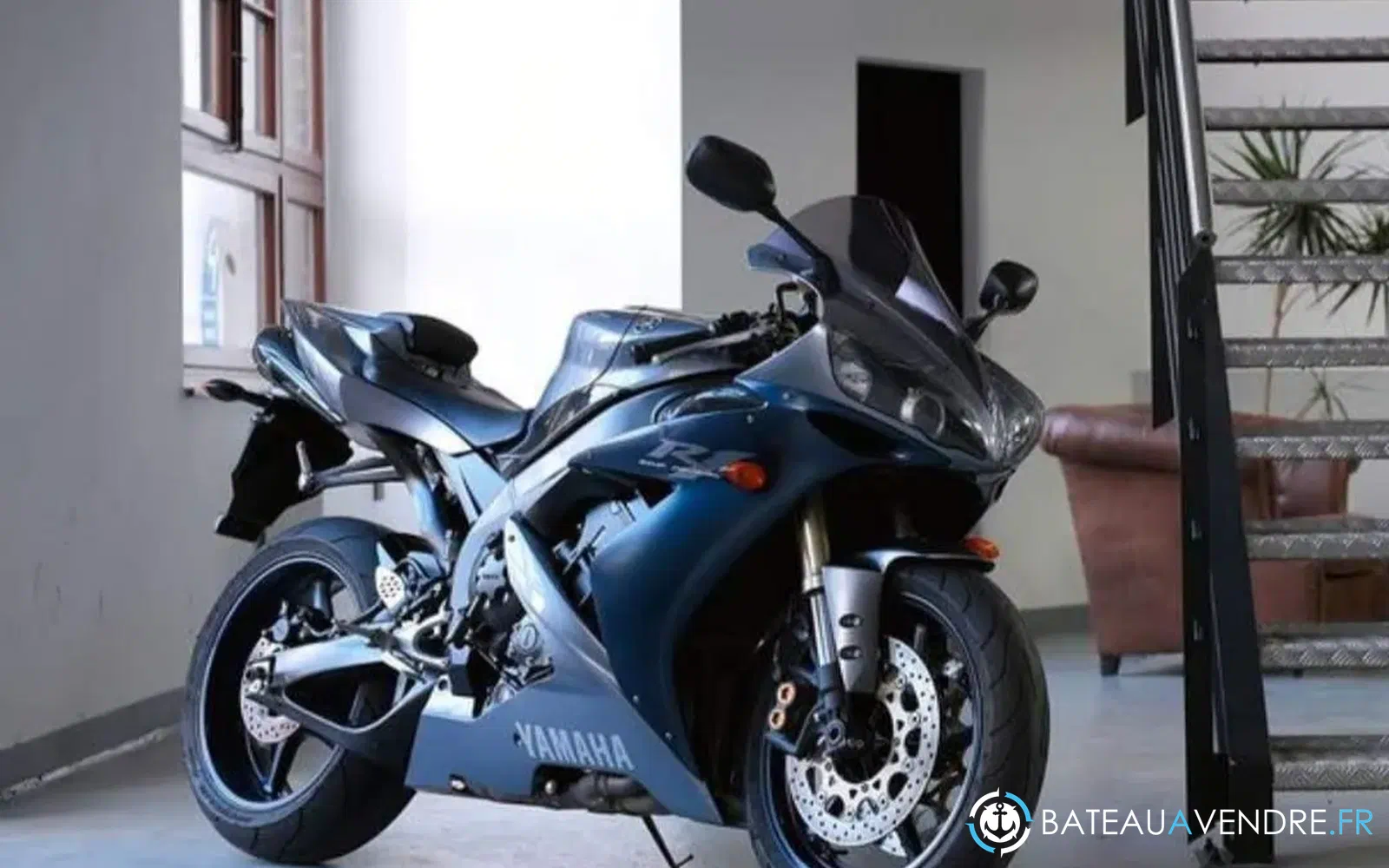 slider 0 Moto YAMAHA R1