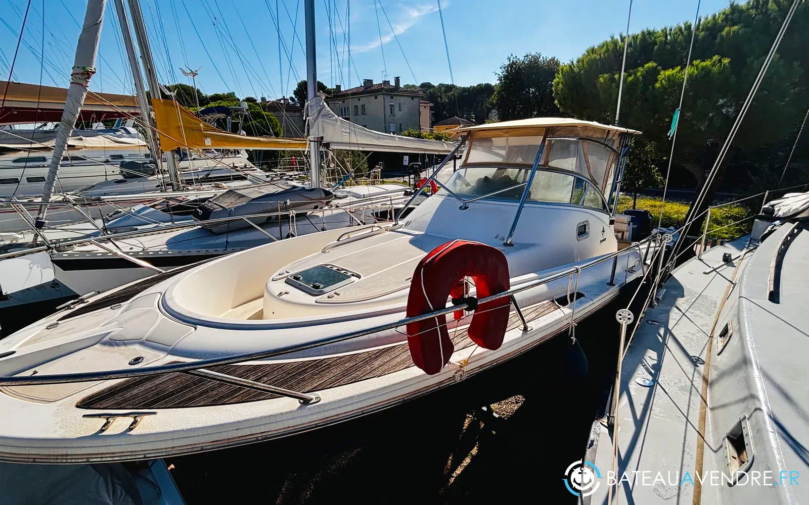 slider 5 Jeanneau Cap Camarat 925