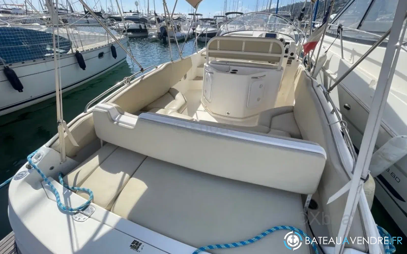 slider 2 Bayliner Avanti 8