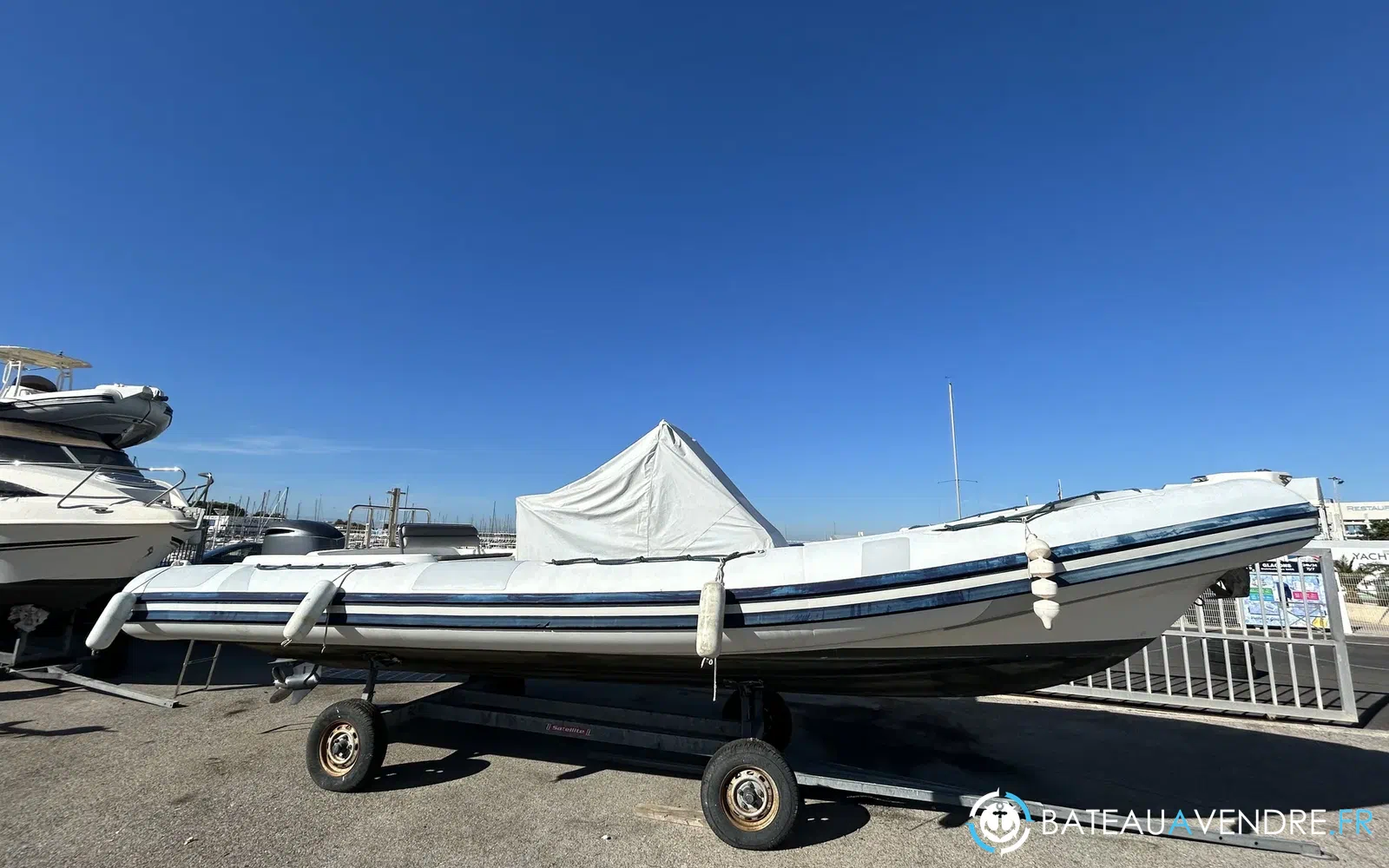 slider 0 Nautica Cab Dorado 8.7