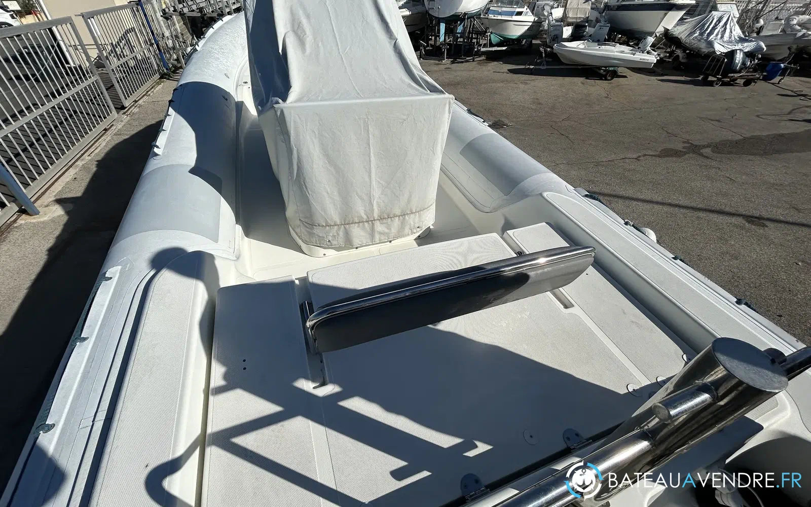 slider 3 Nautica Cab Dorado 8.7