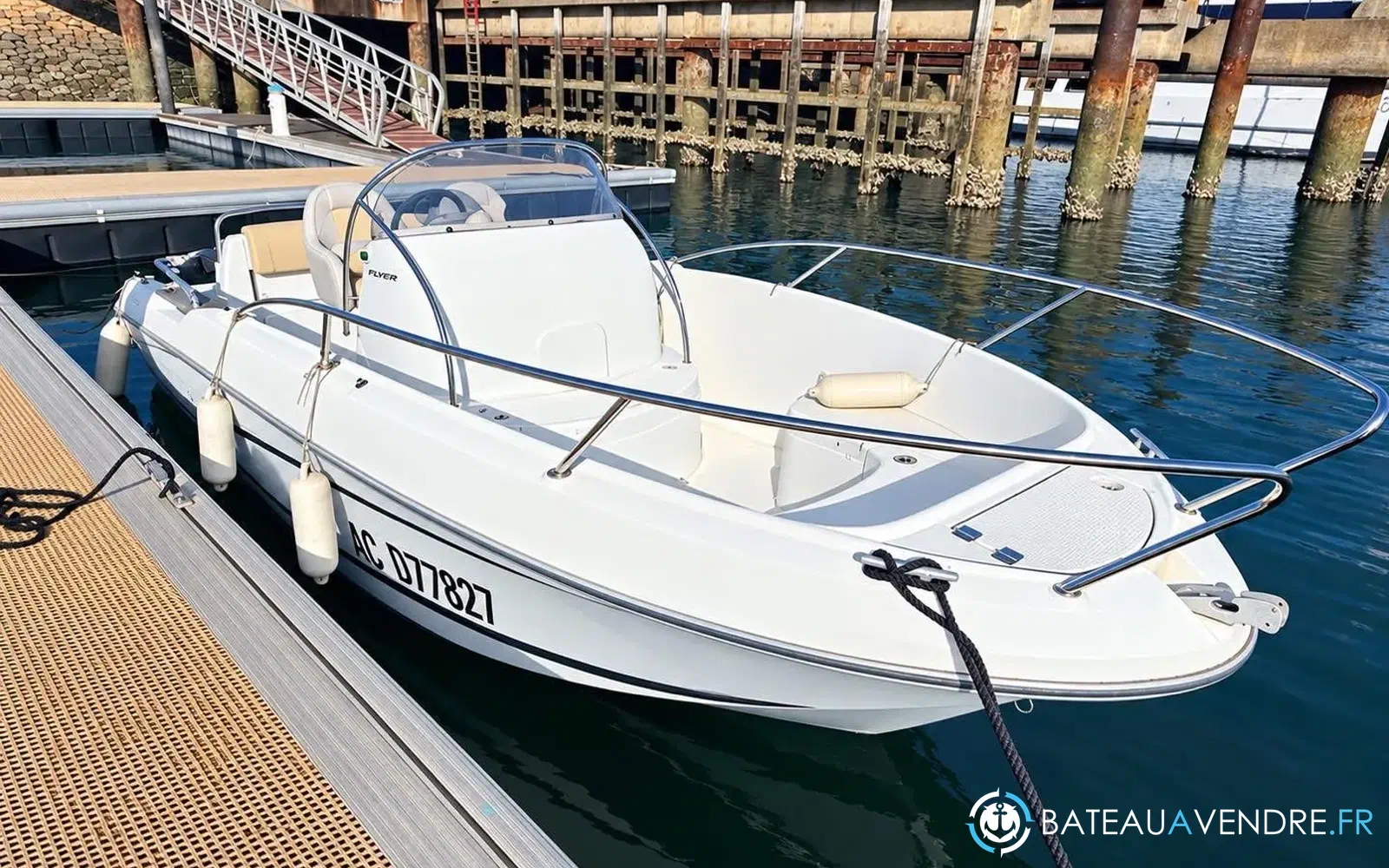 slider 0 Beneteau Flyer 650 Open