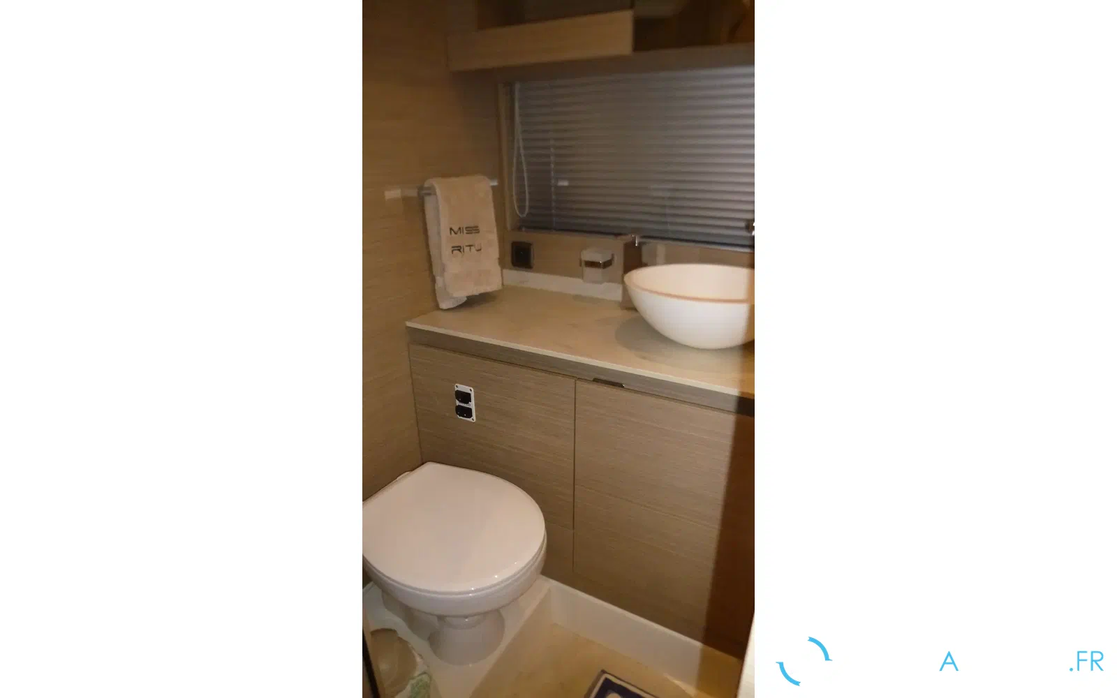 slider 17 Jeanneau Prestige 420 Fly