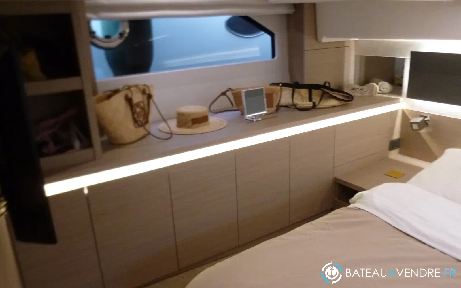 slider 20 Jeanneau Prestige 420 Fly