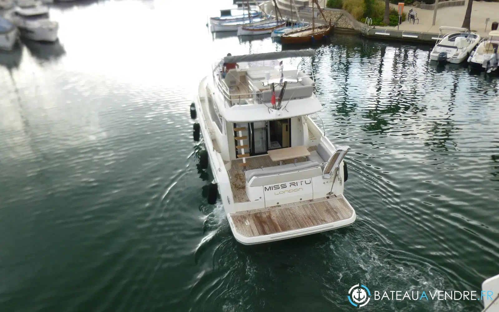 slider 2 Jeanneau Prestige 420 Fly