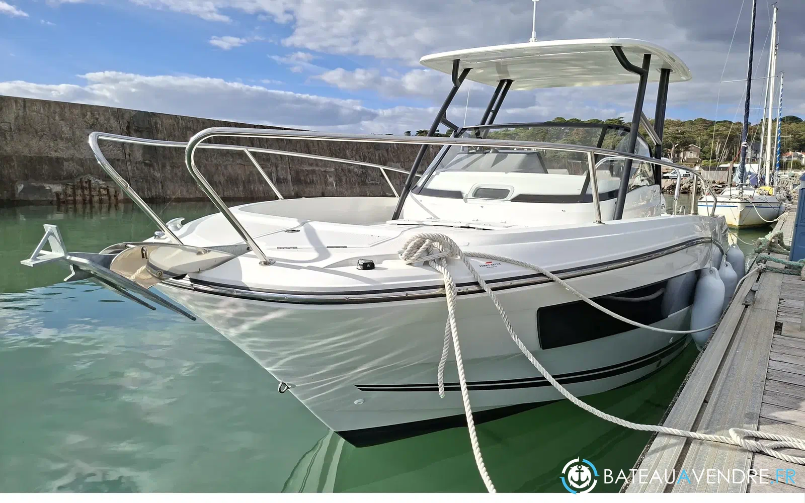 slider 0 Jeanneau Cap Camarat 7.5 WA