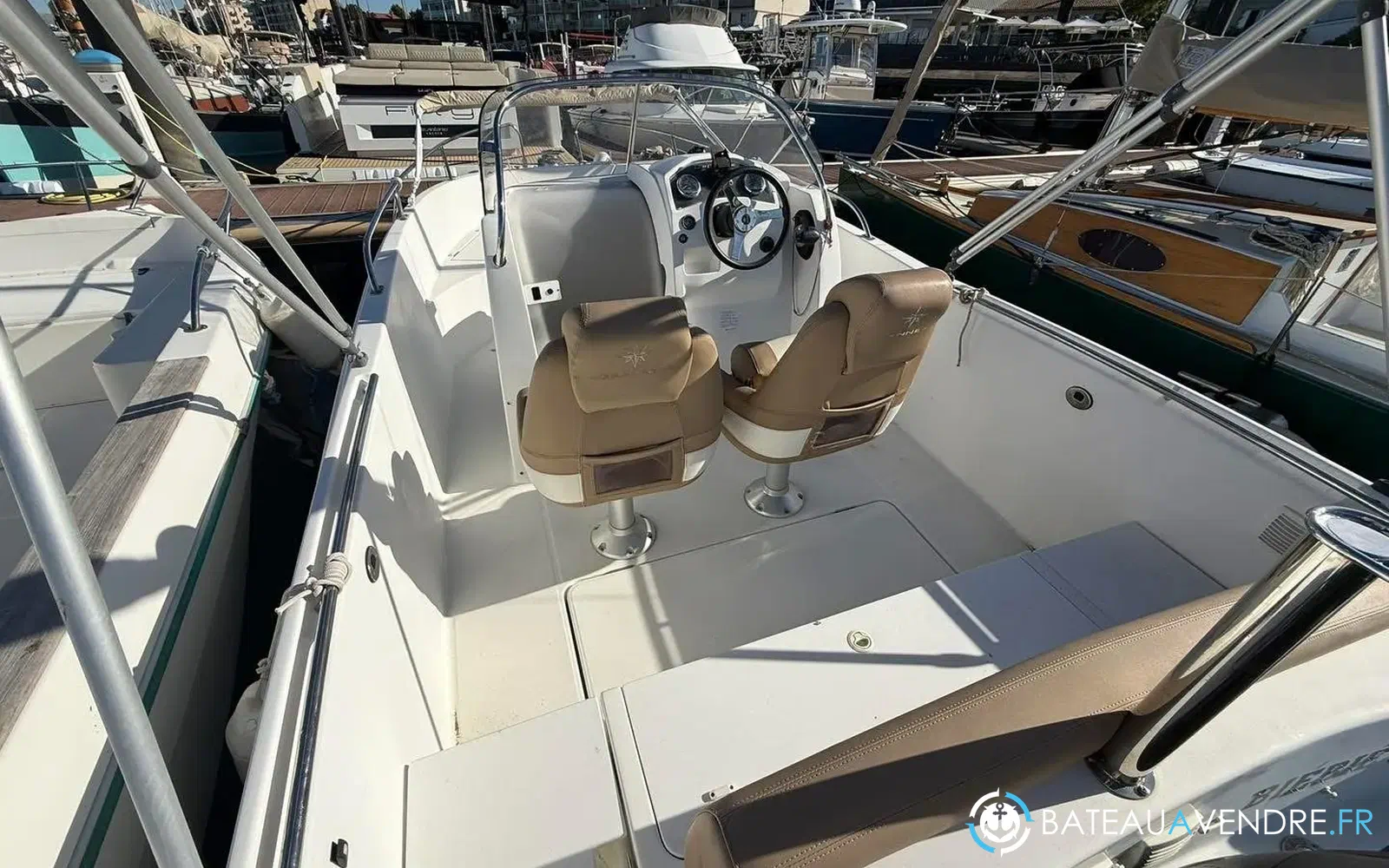 slider 7 Jeanneau Cap Camarat 6.5 CC