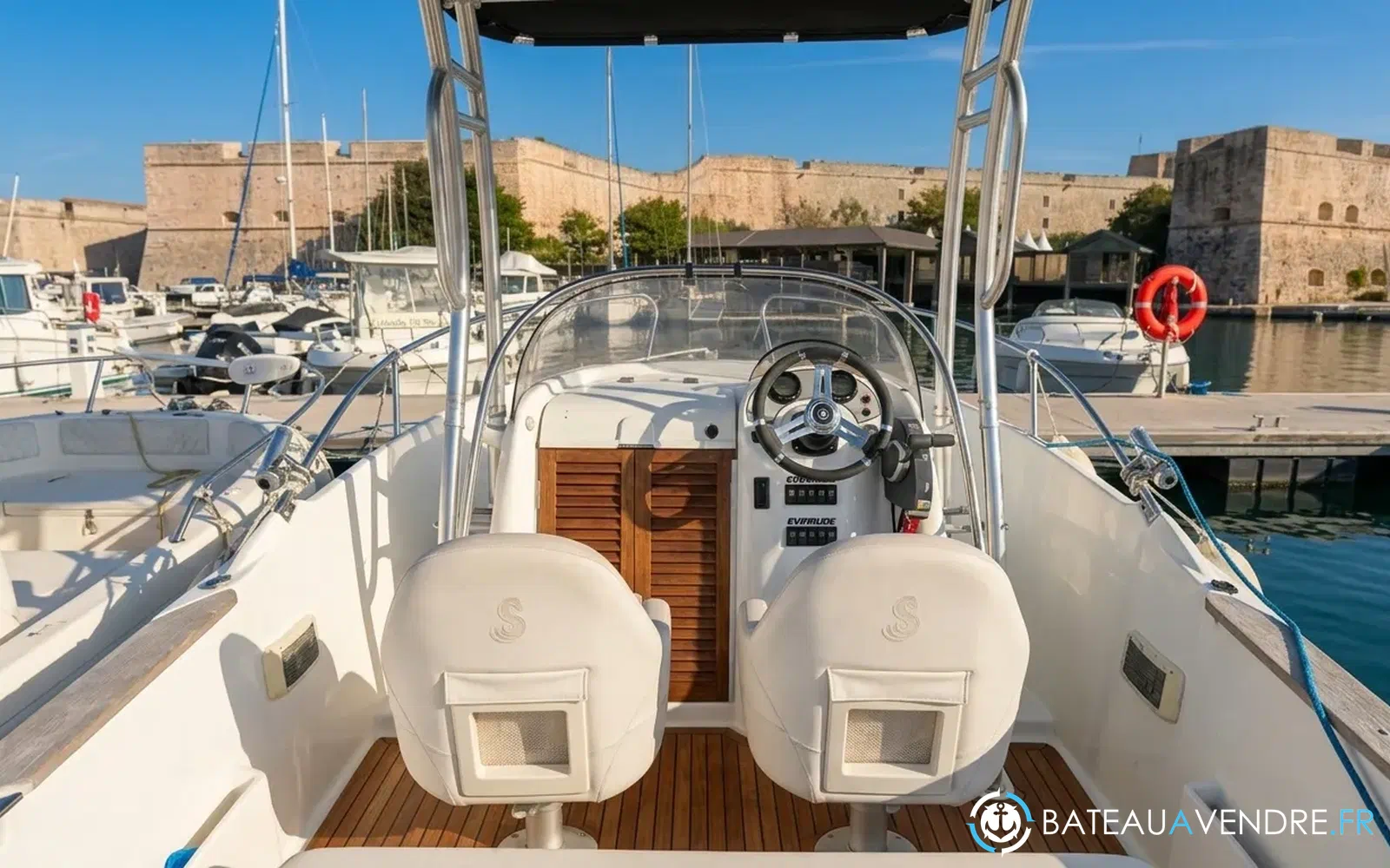 slider 11 Beneteau Flyer 650 Open