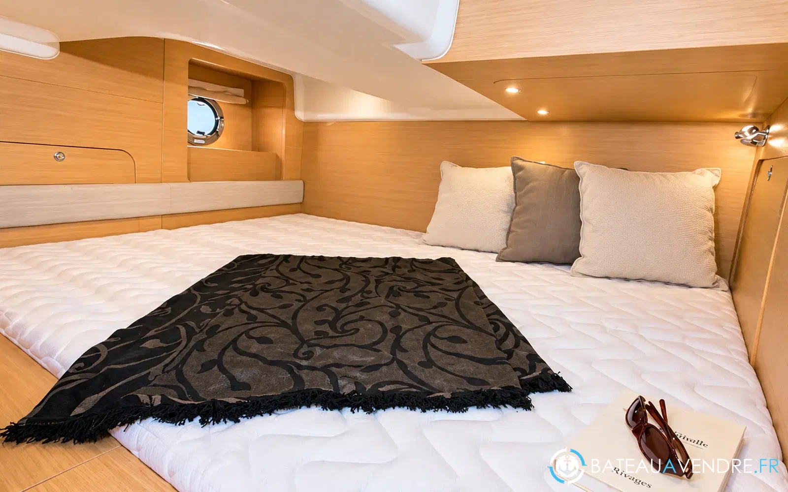 slider 3 Beneteau Monte Carlo 27