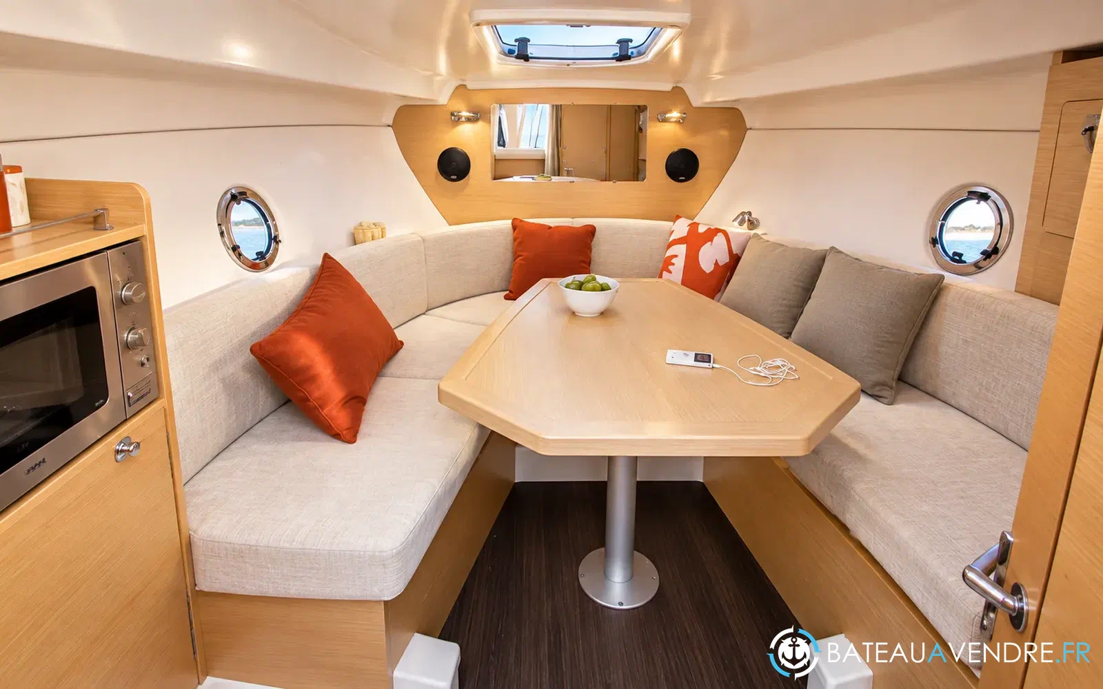 slider 1 Beneteau Monte Carlo 27