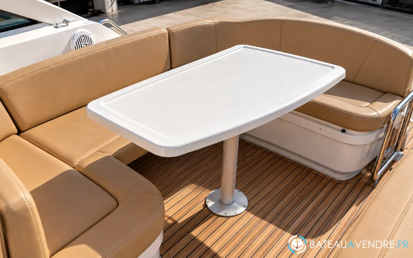 slider 4 Beneteau Monte Carlo 27