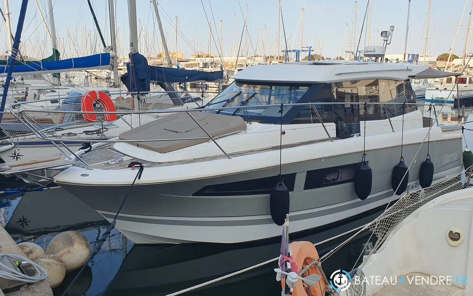 slider 0 Jeanneau NC 9