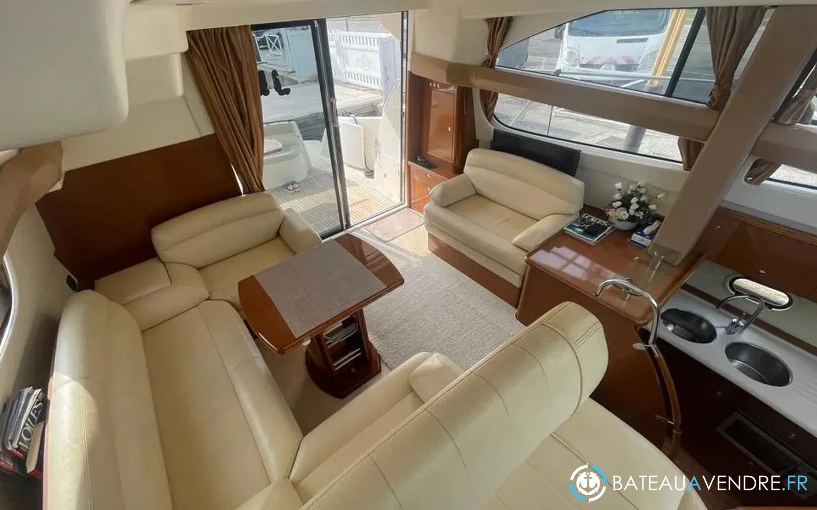 slider 27 Jeanneau Prestige 440