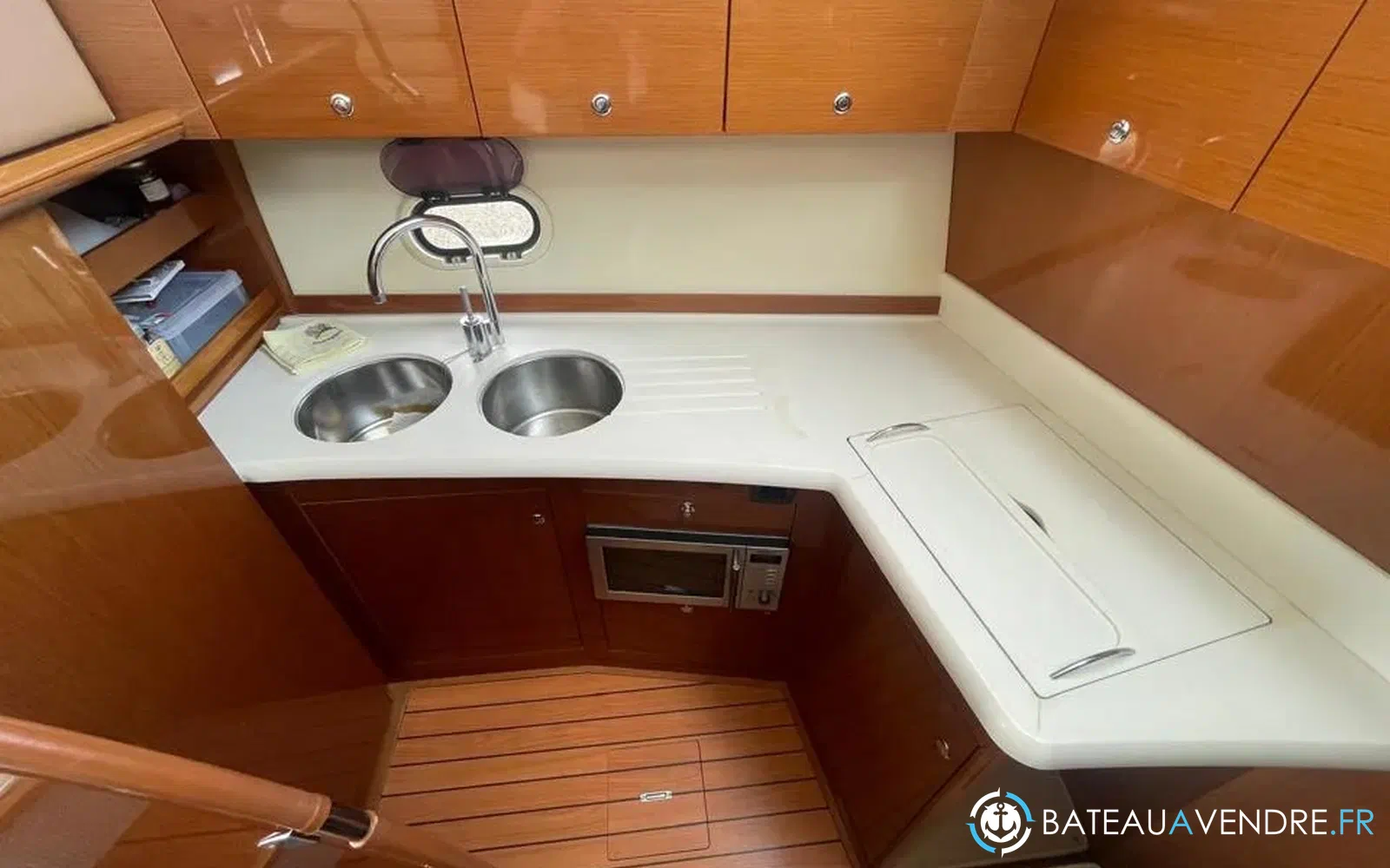 slider 31 Jeanneau Prestige 440
