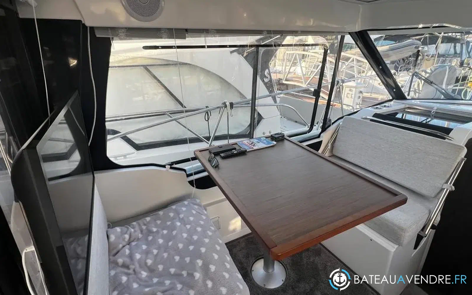 slider 12 Jeanneau Merry Fisher 895